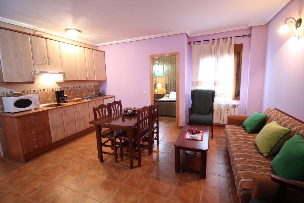 Sierra De Monfrague Apartment Torrejon el Rubio Bilik gambar