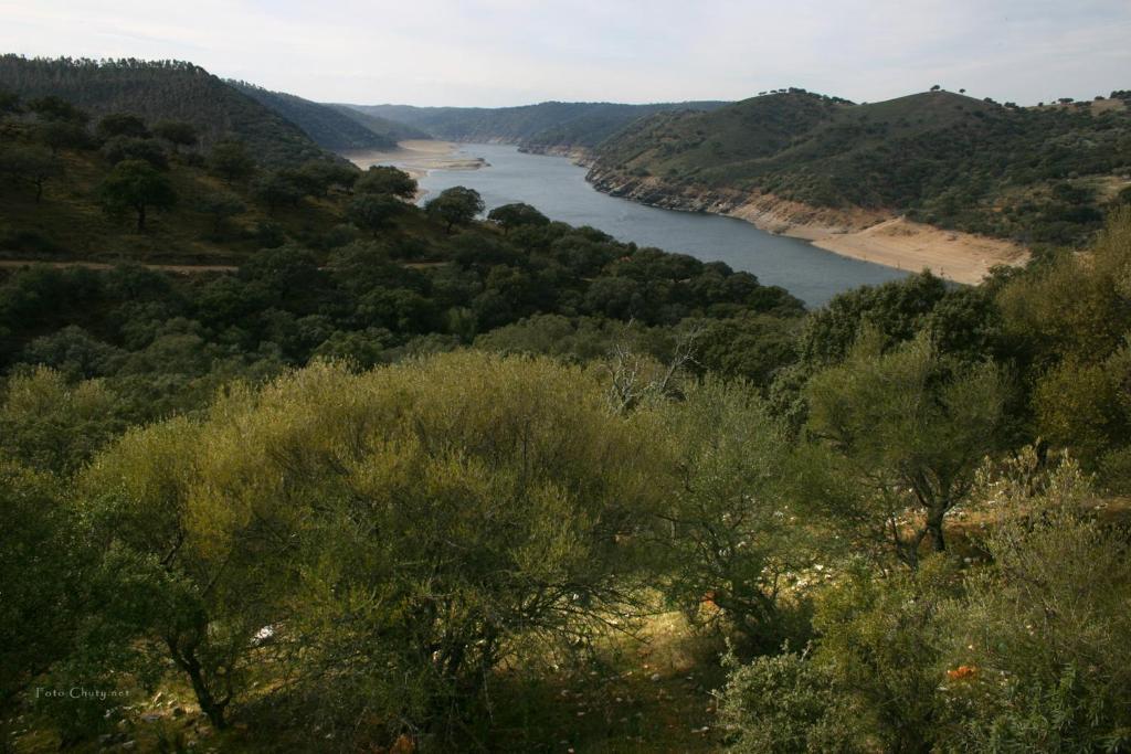 Sierra De Monfrague Apartment Torrejon el Rubio Luaran gambar