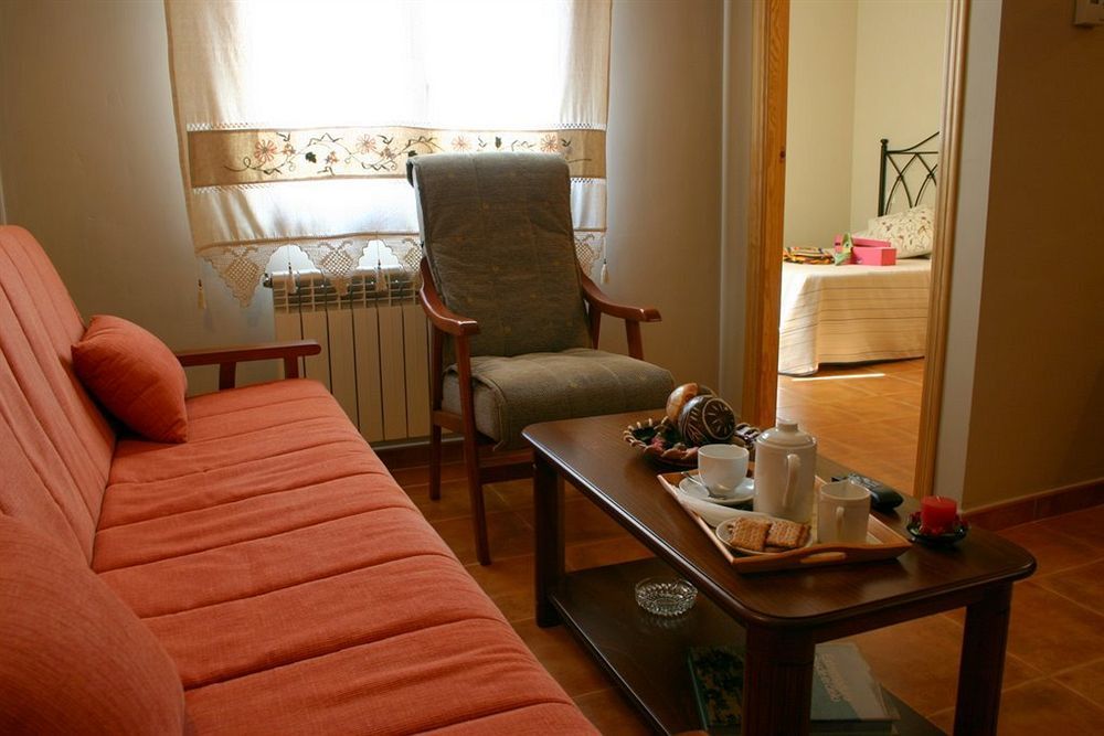 Sierra De Monfrague Apartment Torrejon el Rubio Luaran gambar